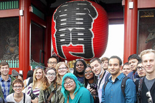 KCP students by the Kaminarimon, Asakusa.
