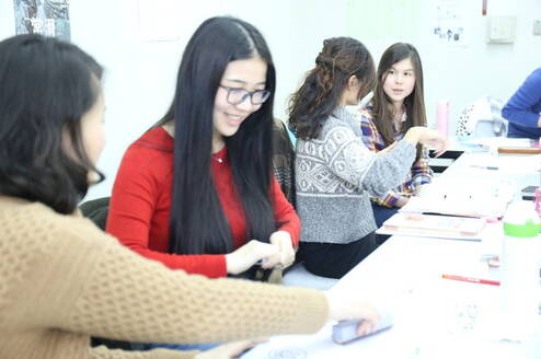 Students learning Japanese at SCSP