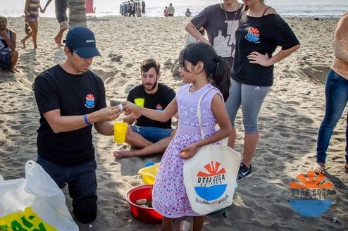 Otra Cosa Network: The HELP Environment Volunteer Program in Peru Thumbnail