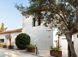 The building of the school Debla