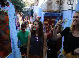 Students go shopping in Rabat