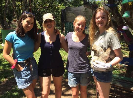 School volunteer group in Costa Rica wildlife sancutary