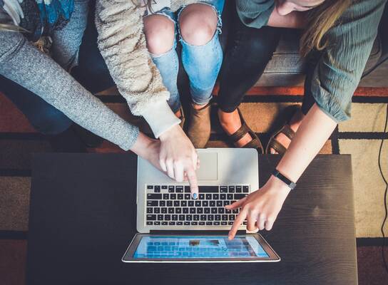 Students taking online class