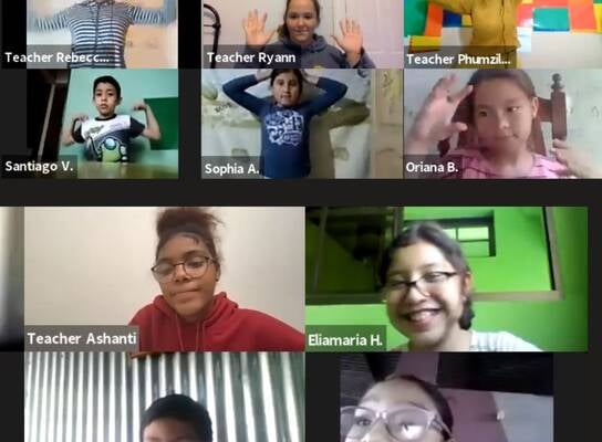 2 groups of teachers and students in Zoom
