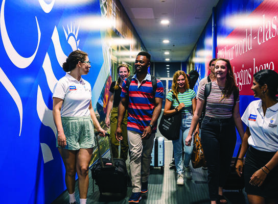 Students arriving to the welcome service