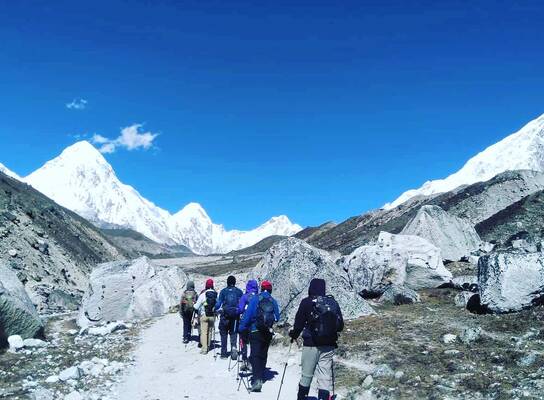everest trek