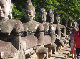 statues 