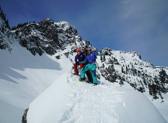 Group shot at Snow Lake at Alpental