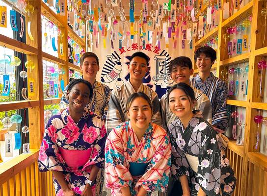 Zentern Internships - Kimono & Food Event Tour 