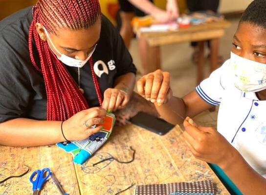 Woman volunteering in Ghana