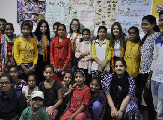 Volunteers from Portugal worked at a childcare and education NGO in Delhi, India where they prepared multiple different interactive sessions for the students to learn about different cultures from around the world, improve their communication skills and so much more