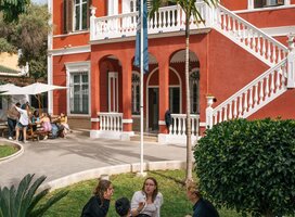 EF students enjoying free time outside the Malaga school