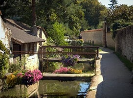 As part of the FITH French Immersion program, students enjoy peaceful walks along the scenic Yvette canals in Chevreuse, discovering the natural charm and quiet beauty of the French countryside while deepening their language immersion