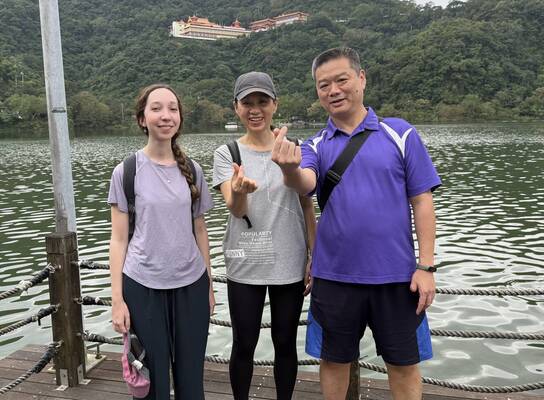 Lingoinn student on tour with host teacher in Yilan Taiwan