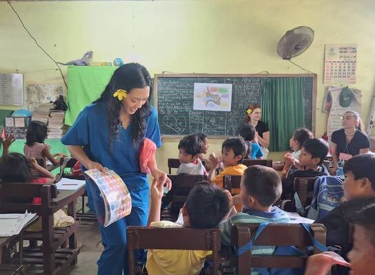 Medical health care volunteer 