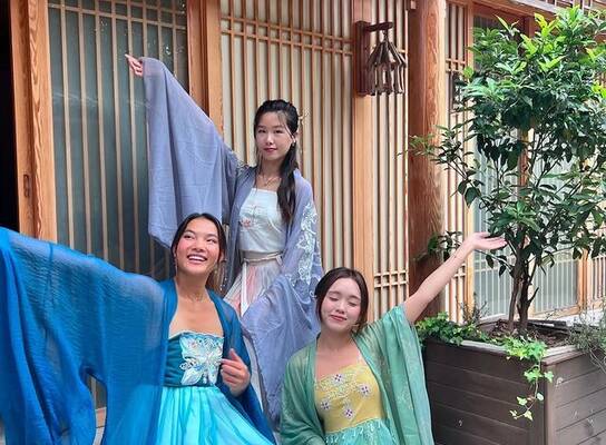 Hanfu with Friends