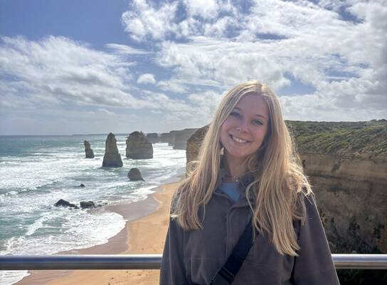 Adventuring around the Apostles, near Melbourne!