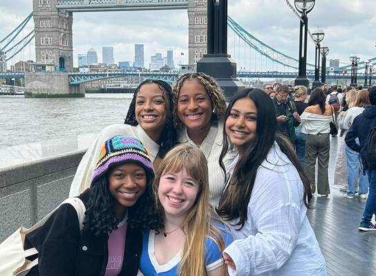 AIFS Abroad study abroad students in London, England 