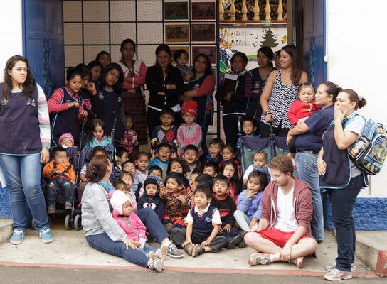 Volunteer Abroad with MaximoNivel.com