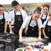 Learn to be part of a kitchen team