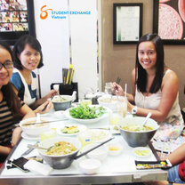 Enjoying dinner with SE staff and local buddies