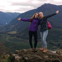 Dutch students visit Rattlesnake Ledge in Washington State.