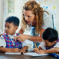 Kindergarten volunteers in Bali with IVHQ