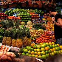 Fruit shopping in Bogotá