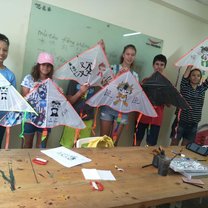 Doing Chinese Kiting Paiting