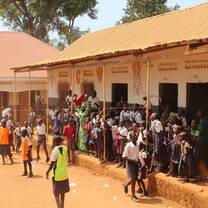 Indiaca tournament and the cheering kids