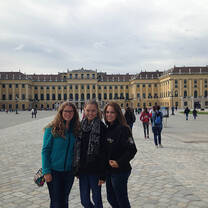 Make friends in Austria studying abroad