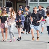 students walking at Whitireia Community Polytechnic