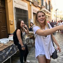 During a class trip to Los Jueves market