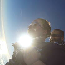 Skydiving 