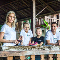 Family volunteering in Indonesia with IVHQ