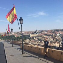 La paciencia es lo que se cosecha. Mi calendario no tiene fecha. Yo me huelo lo que siento, por eso presiento que dentro del circuito me queda poco tiempo.  En el próximo tren, yo me monto. Prepárame la cena que regreso pronto