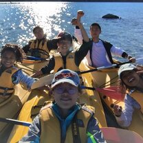 Kayaking with others LU English Language School' s students