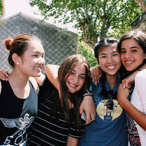 Make international friends in France