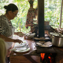 family-volunteer-vacation-costa-rica-discover-corps