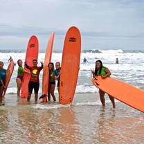 surfing class, surfers