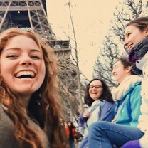 Laughter beside La Tour Eiffel