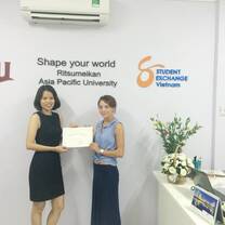 Receive certificate of achievement at SE Vietnam Office 