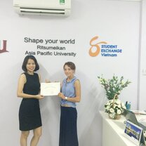 Receive certificate of achievement at SE Vietnam Office 
