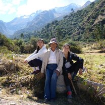 Exploring medicinal plants with Eva Hiking the high Andes in search for medicinal plants and herbs with the local herbologist