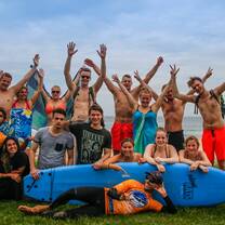 Make great friends on the surf camp