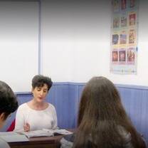 Our method is specifically designed to develop communication skills and improve different areas of language. In the case of choosing the One-to-One option, in the teacher's home. 