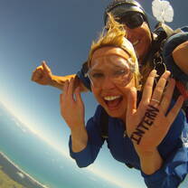 Canadian intern sky diving in New Zealand