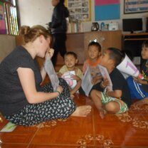 teaching kindergarten students