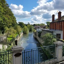 Bus ride through town, taking in the beautiful scenes back to campus.