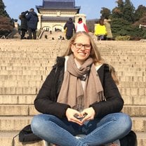 Go travelling and explore China!